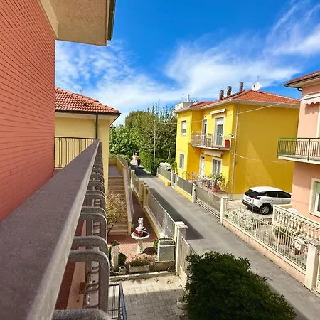 Se073 - Senigallia, Comodo Trilocale A 30 Mt Dal Mare